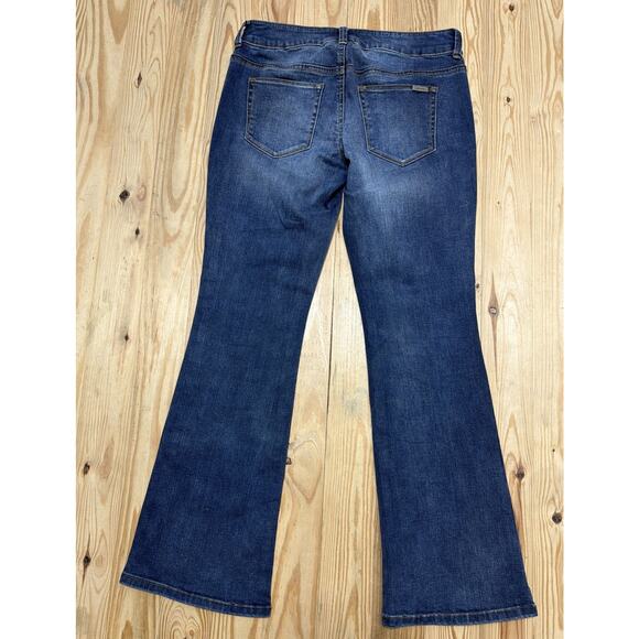 CHICO'S So Slimming Girlfriend Flare Jeans Size 00 Short 29x29.5 - Picture 2 of 6